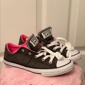 🚨Girls Converse - Size 3
